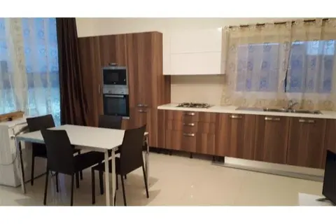 3 bedroom Penthouse to rent in St Paul's Bay