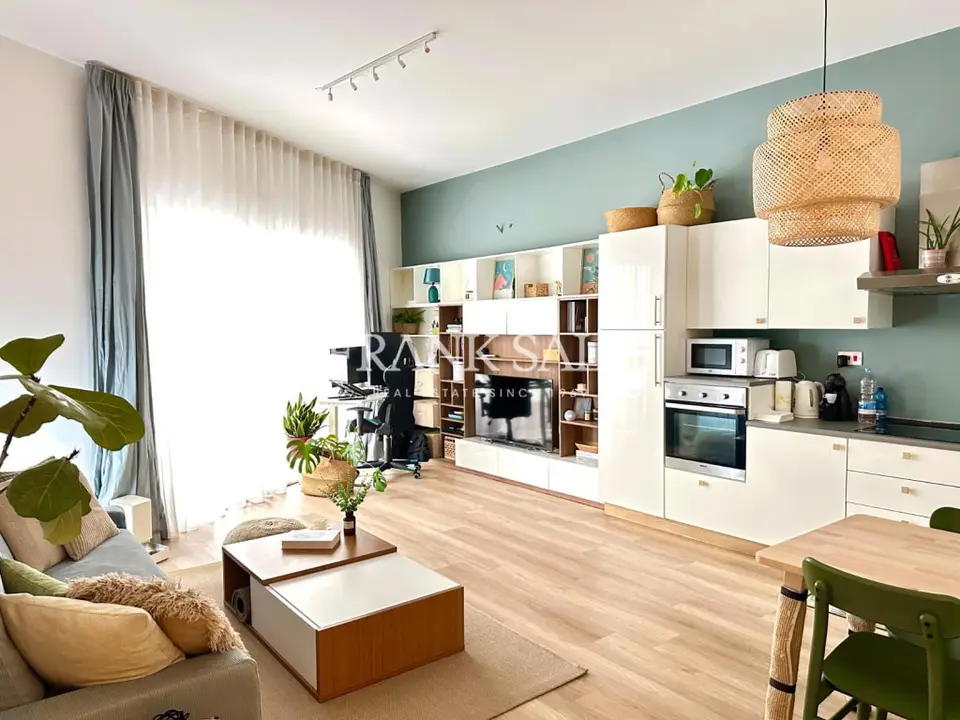 Gzira Furnished Apartment