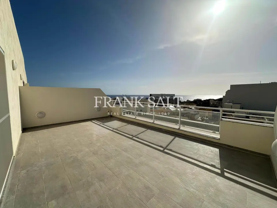 Xghajra, Furnished Penthouse