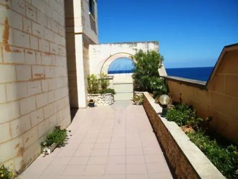 6 bedroom Maisonette to rent in Bahar Ic-Caghaq