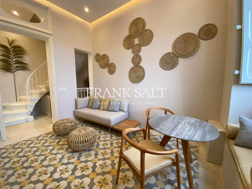 Valletta, Furnished Townhouse