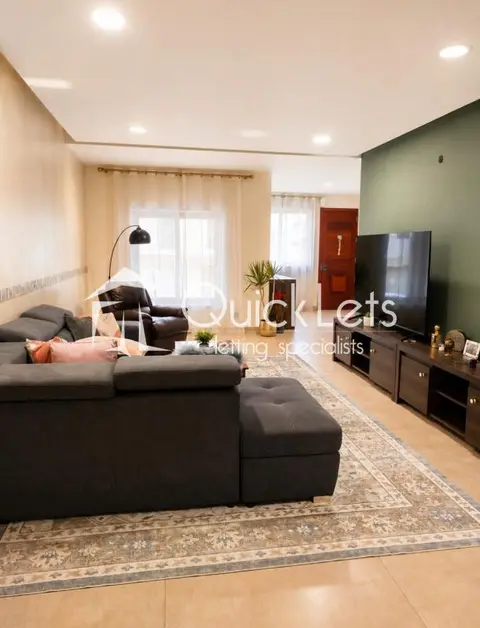 Duplex 3 chambres à louer à Marsaskala