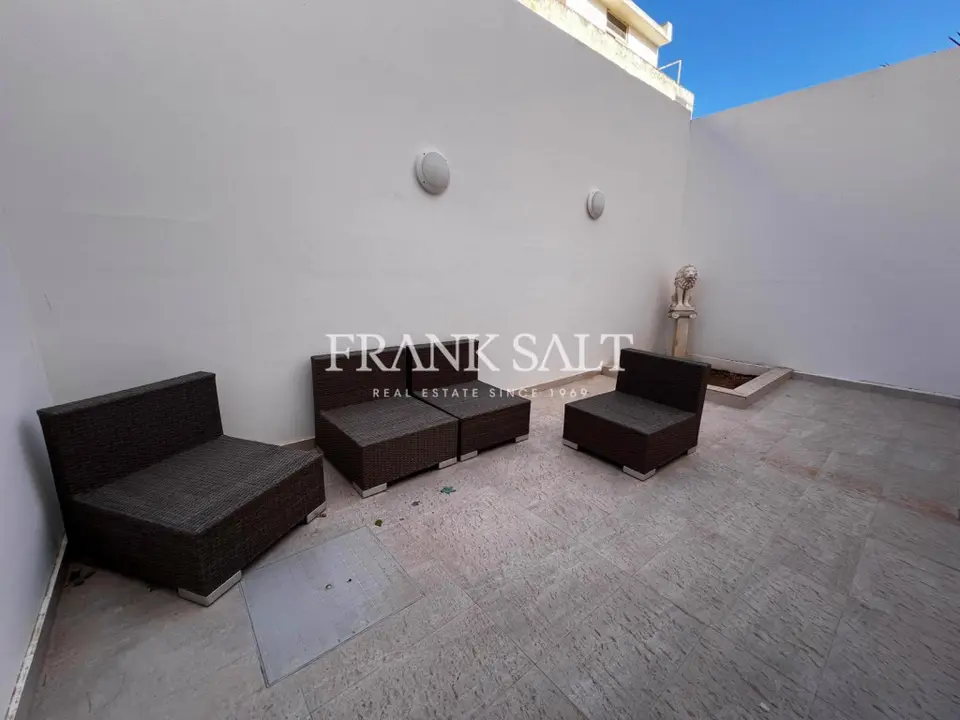 Pembroke Furnished Maisonette