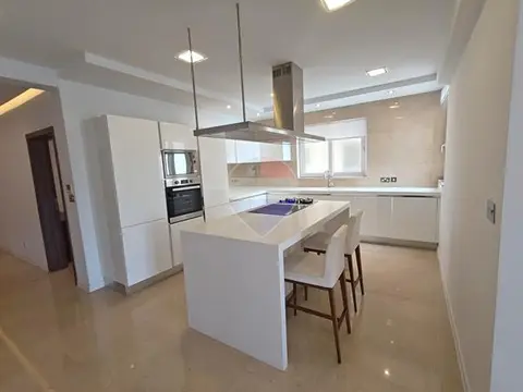 4 bedroom Apartment to rent in St Julian's
