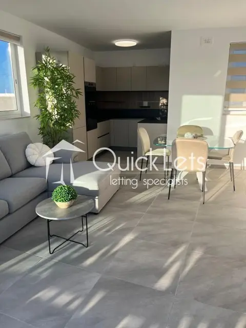 2 bedroom Penthouse to rent in Swieqi
