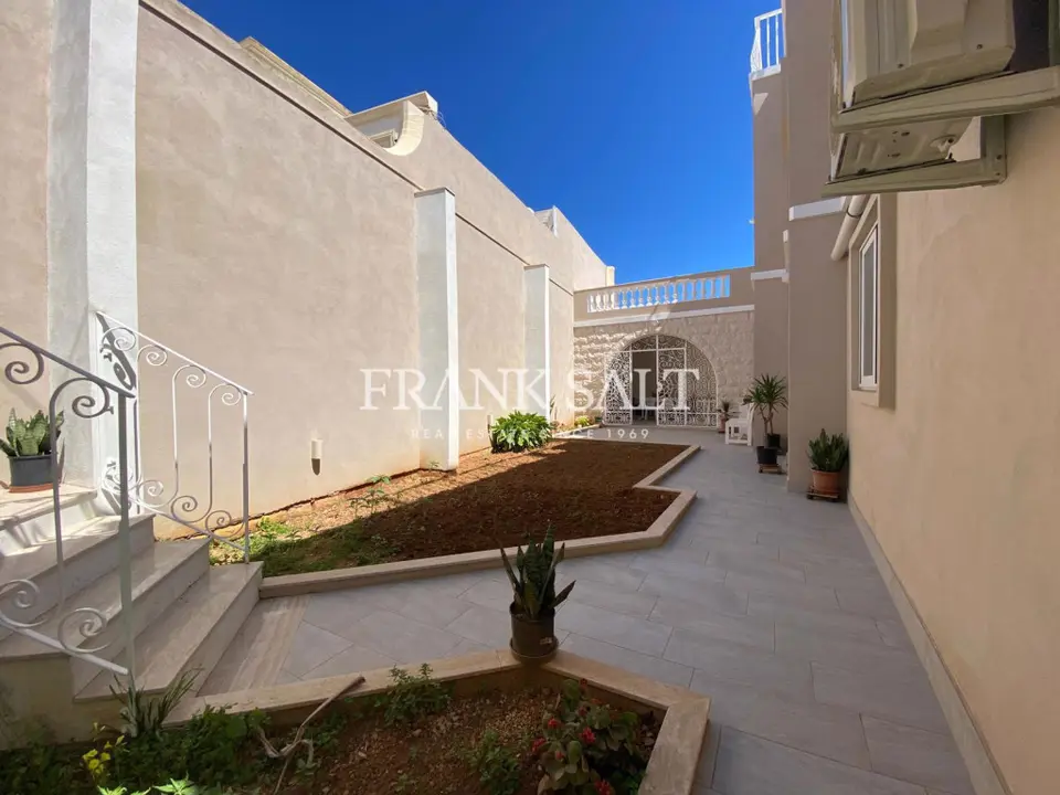 Qawra, Maisonette