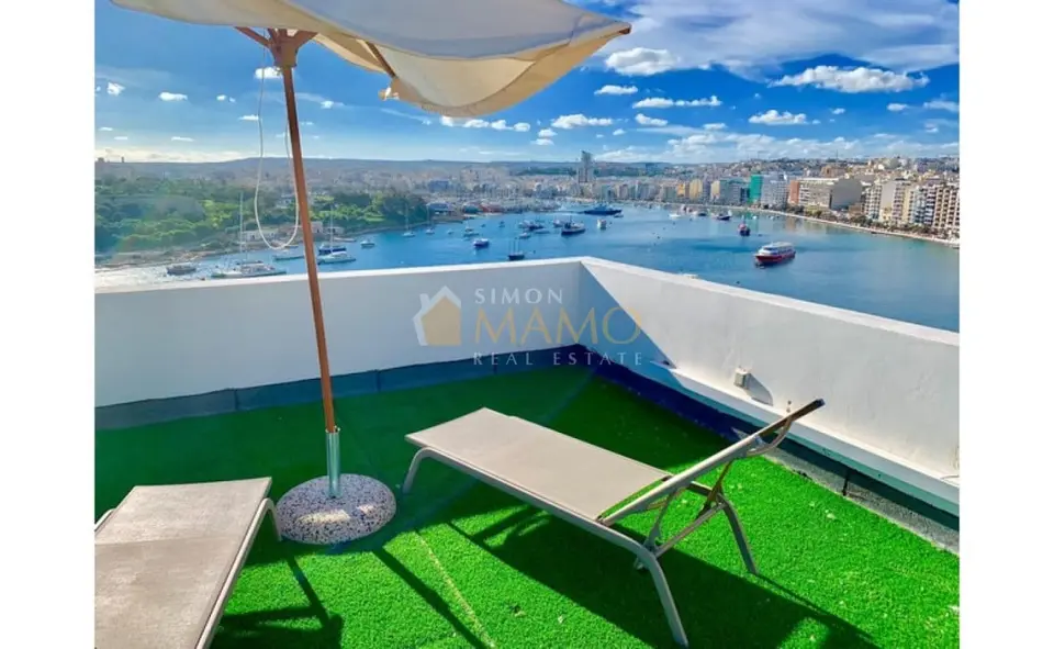 Penthouse with Seaviews