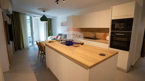 3 bedroom Maisonette to rent in St Julian's