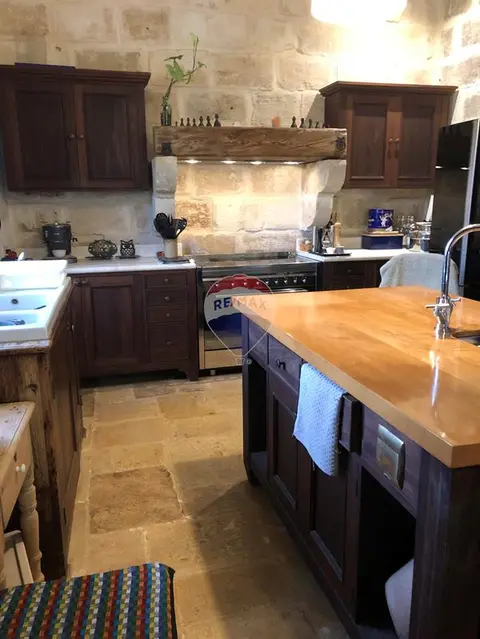 4 bedroom Farmhouse for sale in Zurrieq