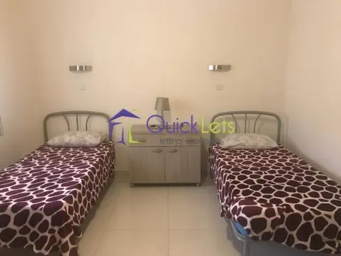 1 bedroom Room to rent in Pembroke