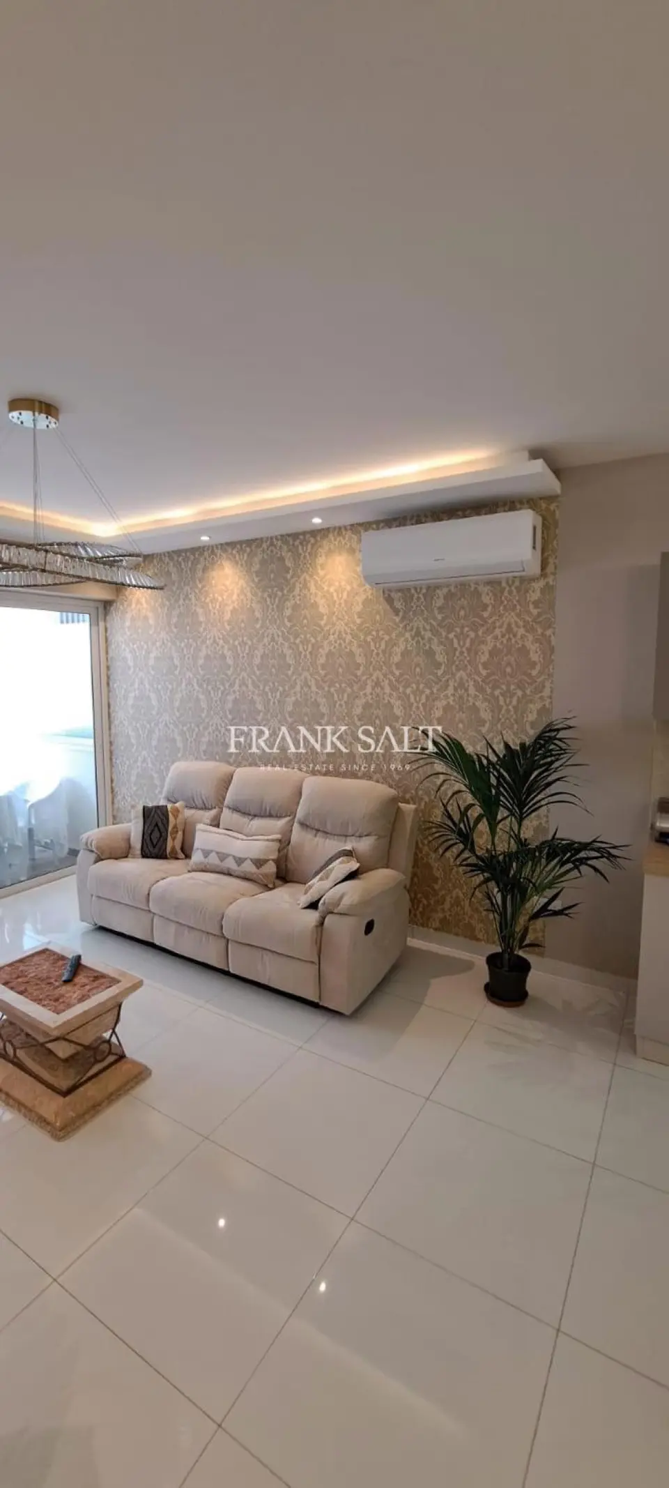 Qawra, Apartment