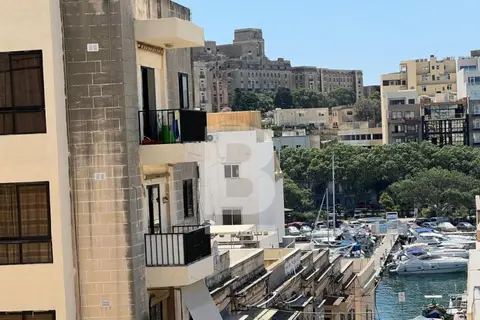 2 Bedroom Maisonette To Rent in Msida