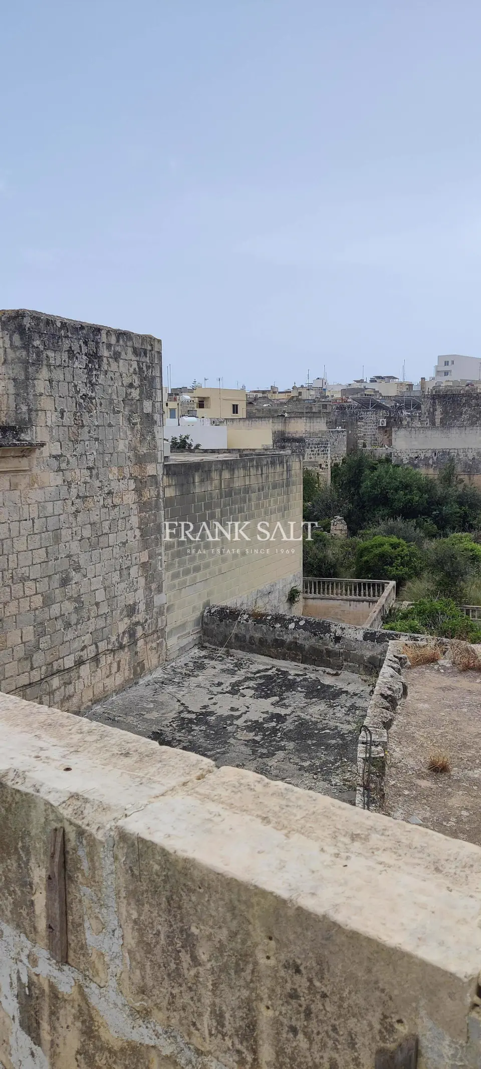 Qormi, Unconverted Townhouse