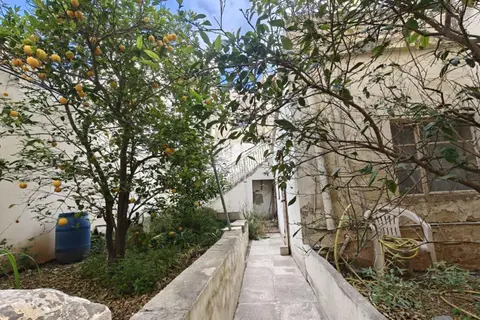 2 Bedroom Maisonette For Sale in Fgura