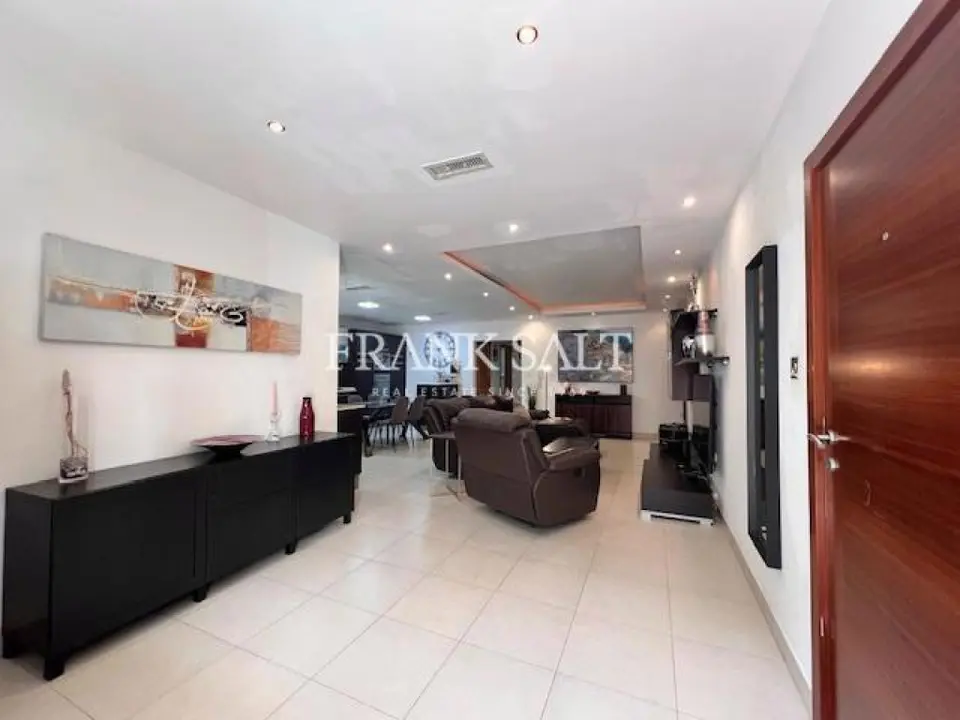 Swieqi, Furnished Maisonette