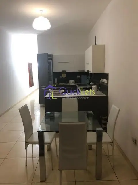 2 bedroom Maisonette to rent in Gzira