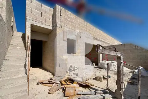 2 Bedroom Penthouse For Sale in Qormi