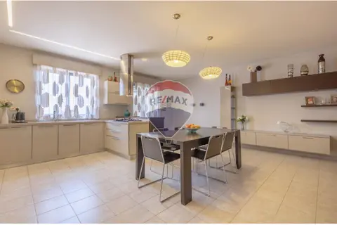 3 Bedroom Apartment For Sale in Zabbar
