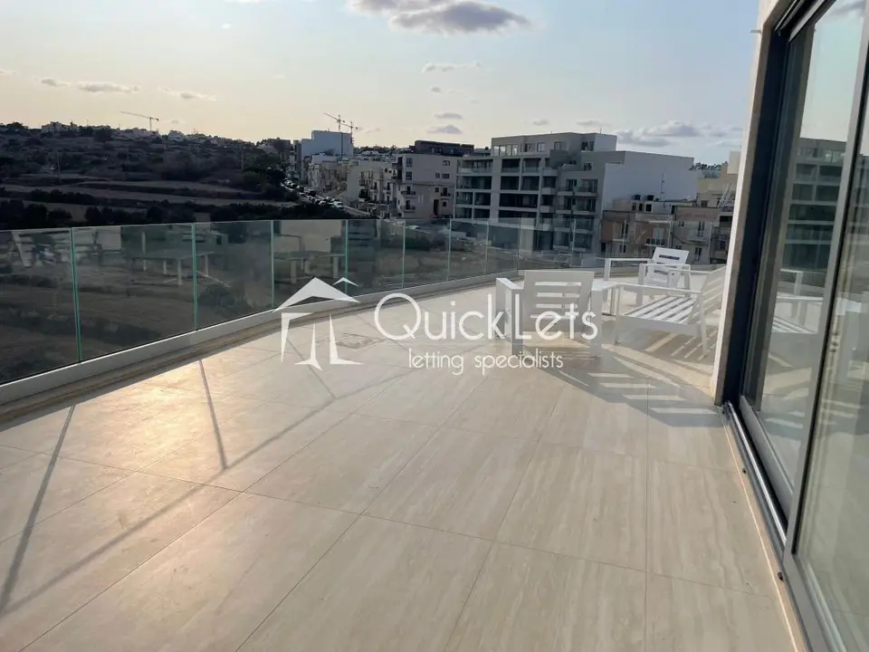 2 bedroom Penthouse to rent in Swieqi
