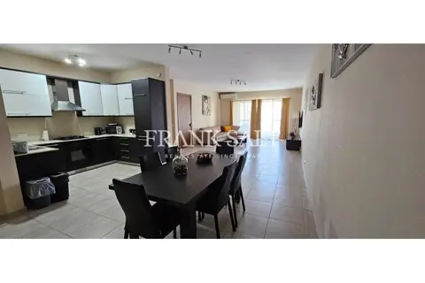 3 Bedroom Apartment To Rent in Marsascala