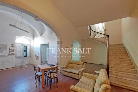 4 Bedroom Palazzo For Sale in Qormi