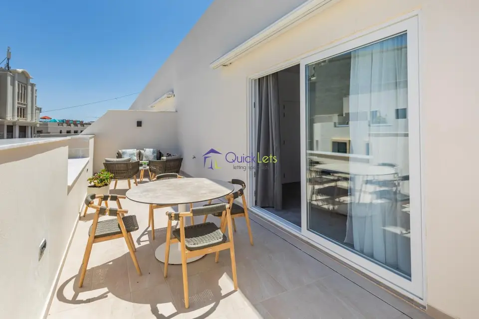 2 bedroom Penthouse to rent in St. Julians
