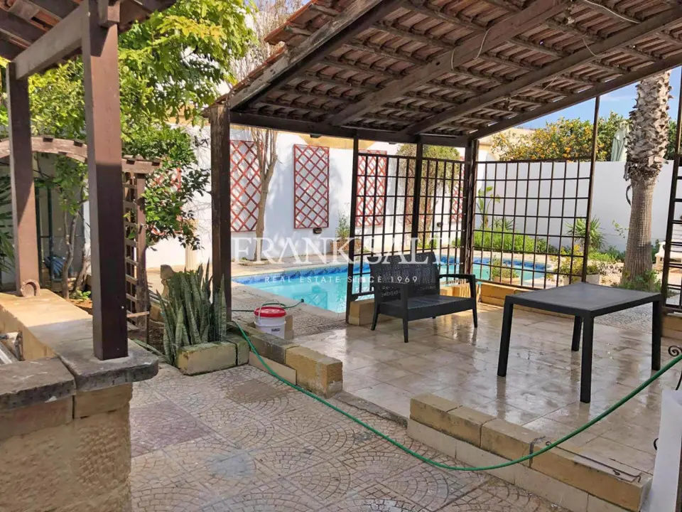 Bahar ic-Caghaq, Finished Detached Villa