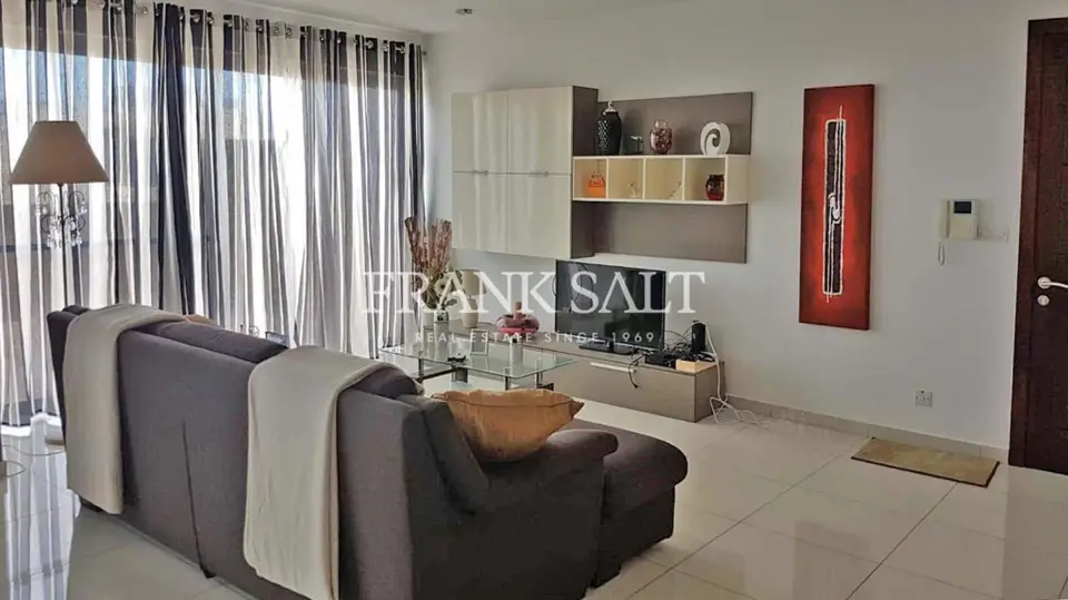 Naxxar, Furnished Penthouse