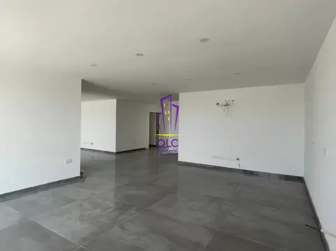 Office to rent in Mosta