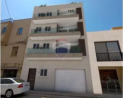 Garage (Residential) for sale in Iklin