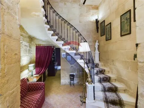 2 bedroom House of Character for sale in Cospicua