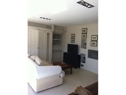 1 bedroom Penthouse to rent in Sliema