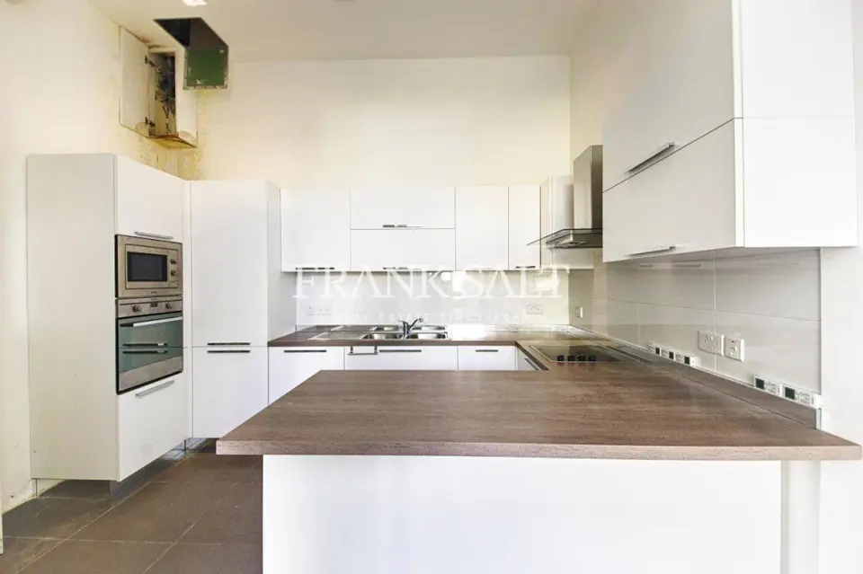 Sliema, Furnished Town House