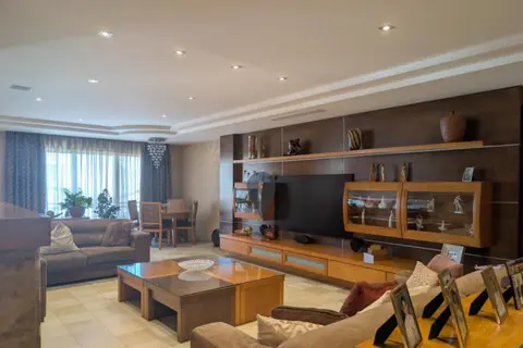 5 Bedroom Apartment For Sale in Zebbug