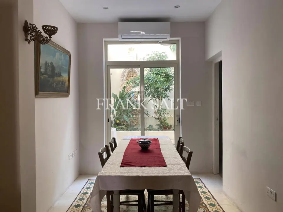 Zejtun, Furnished Townhouse
