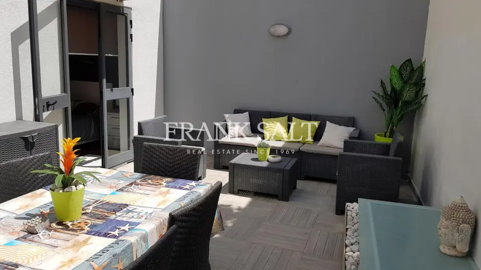 Swieqi, Furnished Maisonette
