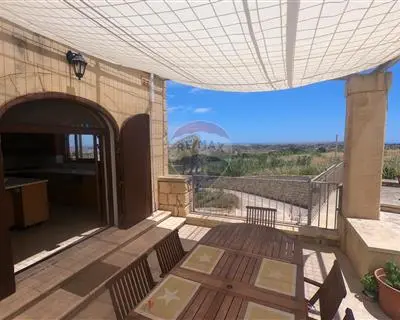 4 bedroom Farmhouse for sale in Siggiewi
