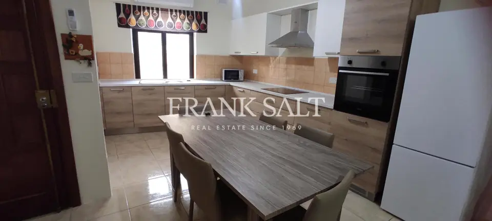 Qrendi, Furnished Maisonette