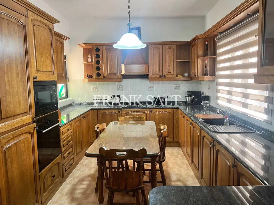 Naxxar, Furnished Apartment