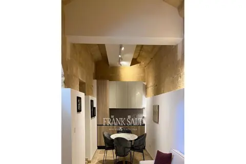 2 Bedroom Town House For Sale in Balzan