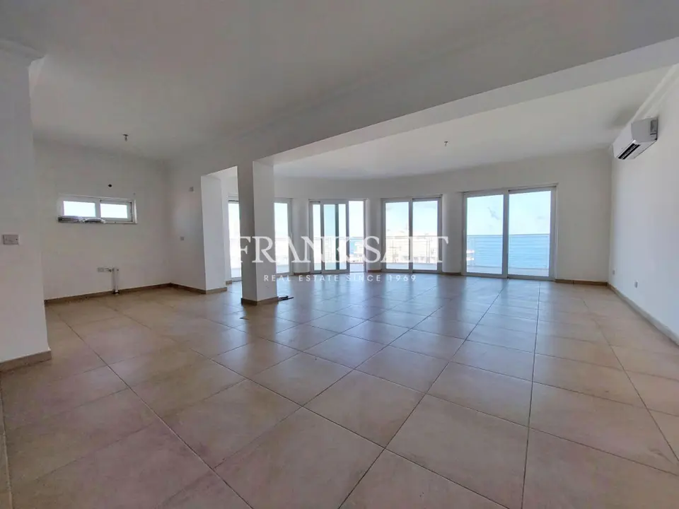 Fort Cambridge, Furnished Apartment
