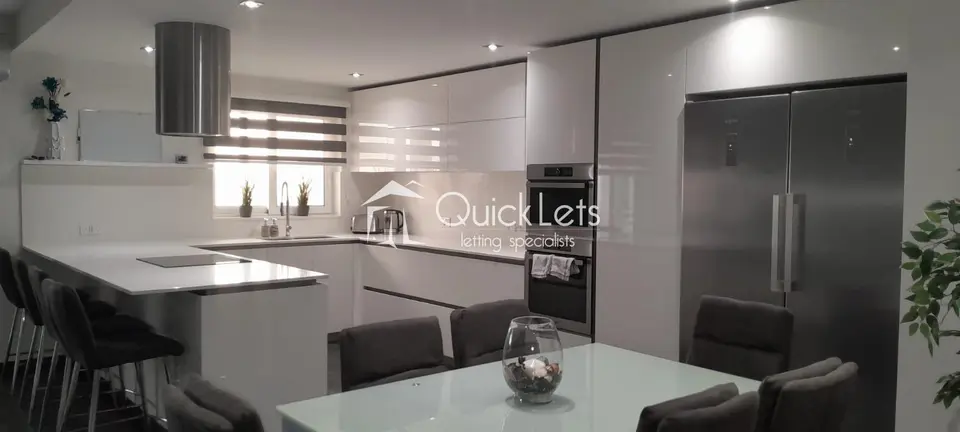 3 bedroom Top Floor Apartment to rent in Pieta