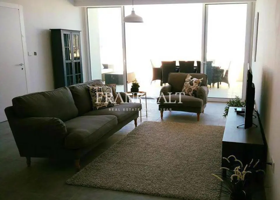 Swieqi, Furnished Penthouse