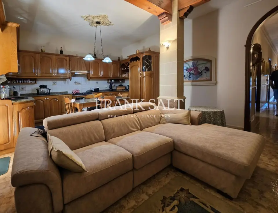 Tarxien, Finished, Maisonette