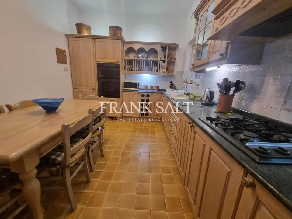 Msida, Furnished Apartment