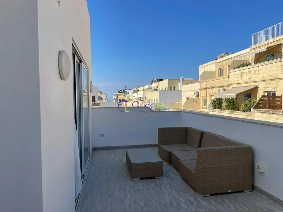 2 bedroom Penthouse to rent in Sliema