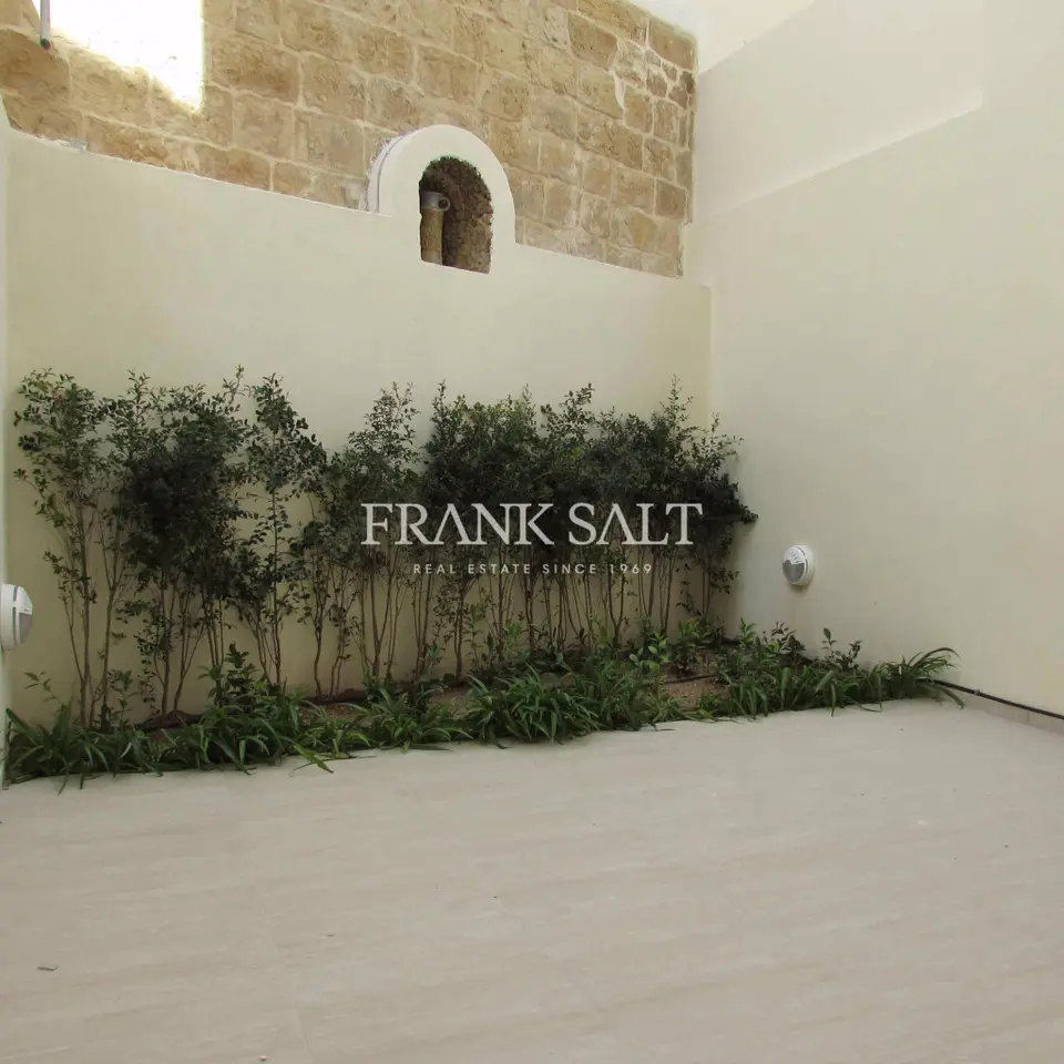 Gzira, Furnished Apartment