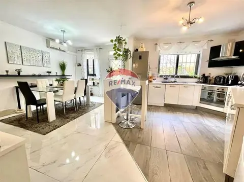 3 bedroom Maisonette for sale in Swieqi