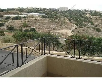 3 bedroom Villa Semi-detached to rent in St Julian's