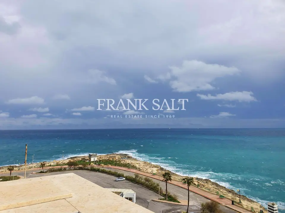 Marsascala, Furnished Penthouse